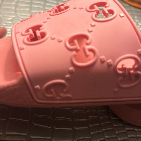 Gucci - Picture 5 of 11